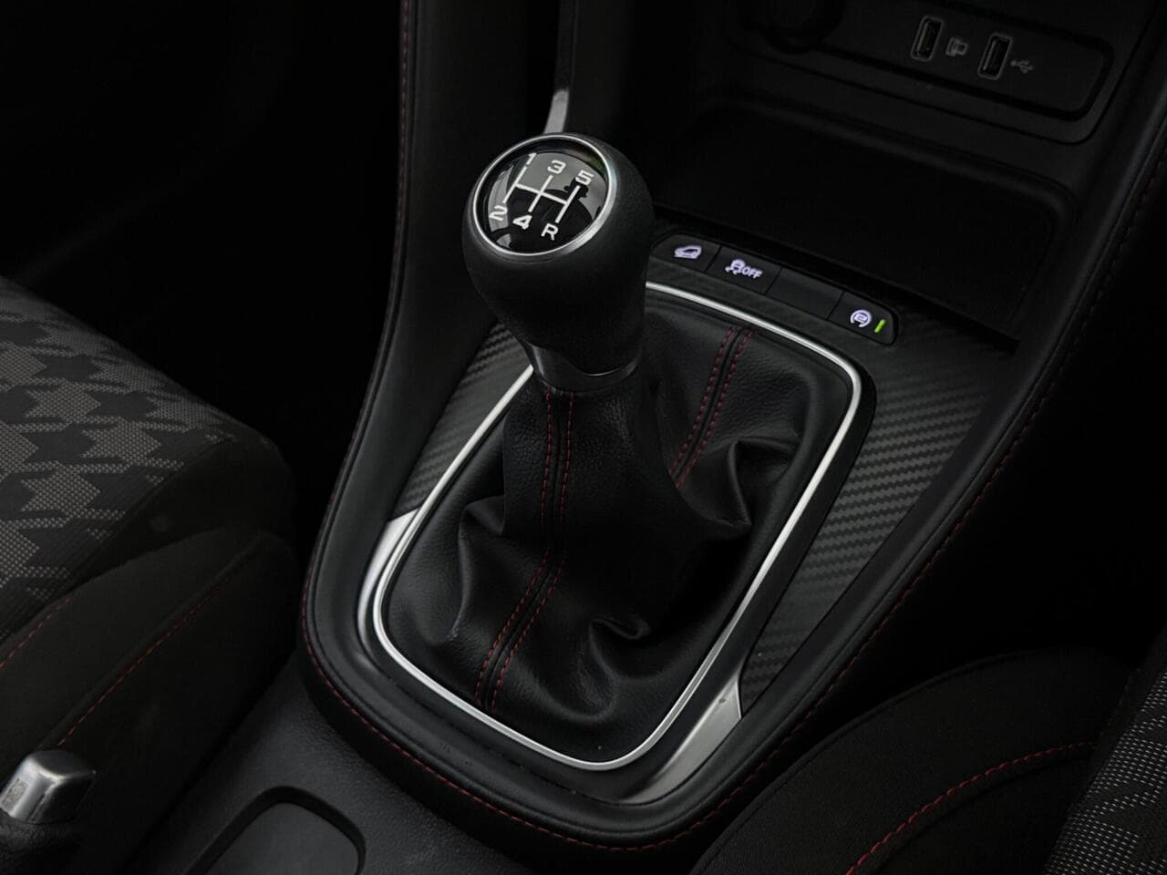 MG MG ZS thumbnail Interior Front