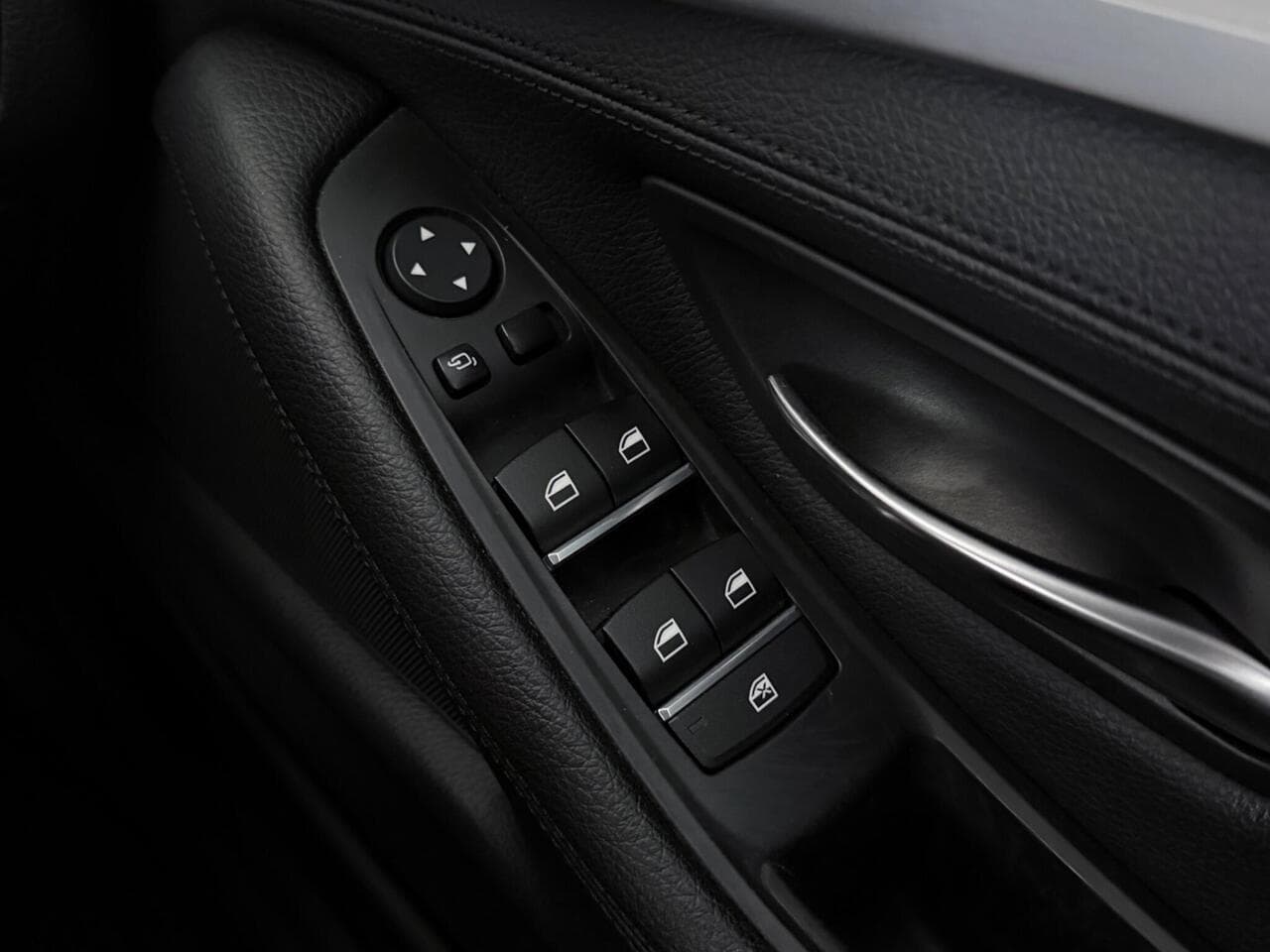BMW 5 Series thumbnail Misc Controls