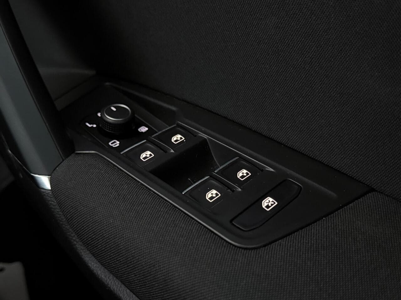 Volkswagen Tiguan Allspace thumbnail Misc Controls