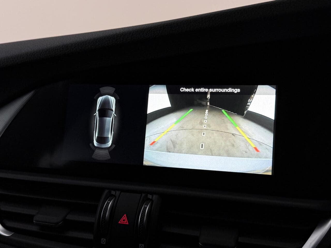 Alfa Romeo Giulia thumbnail Infotainment System