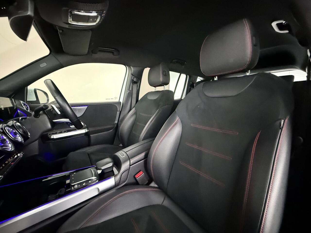 Mercedes-Benz GLB thumbnail Seat Front Passenger