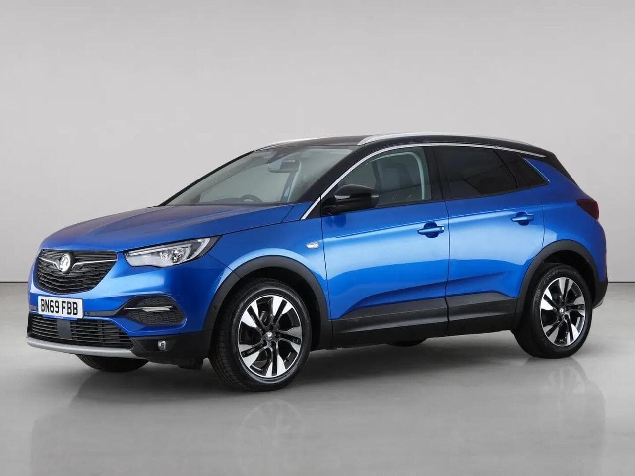 Vauxhall Grandland X thumbnail Front Left