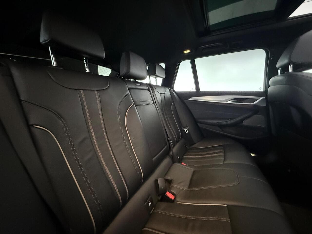 BMW 5 Series thumbnail Seats Rear