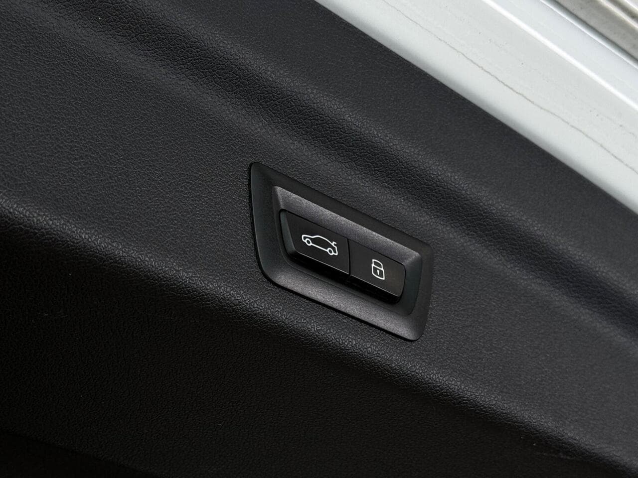 BMW X1 thumbnail Misc Controls