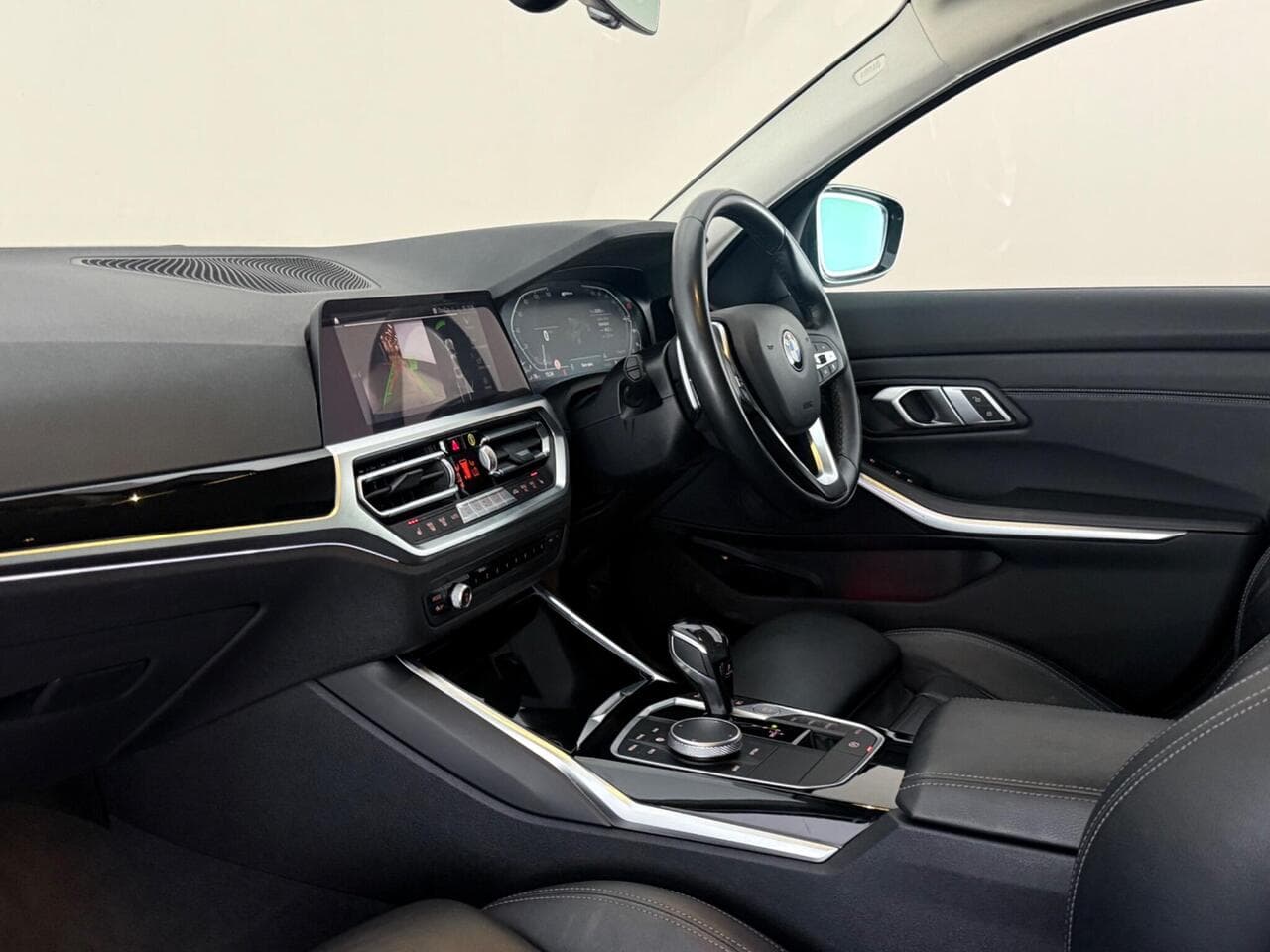 BMW 3 Series thumbnail Interior Front