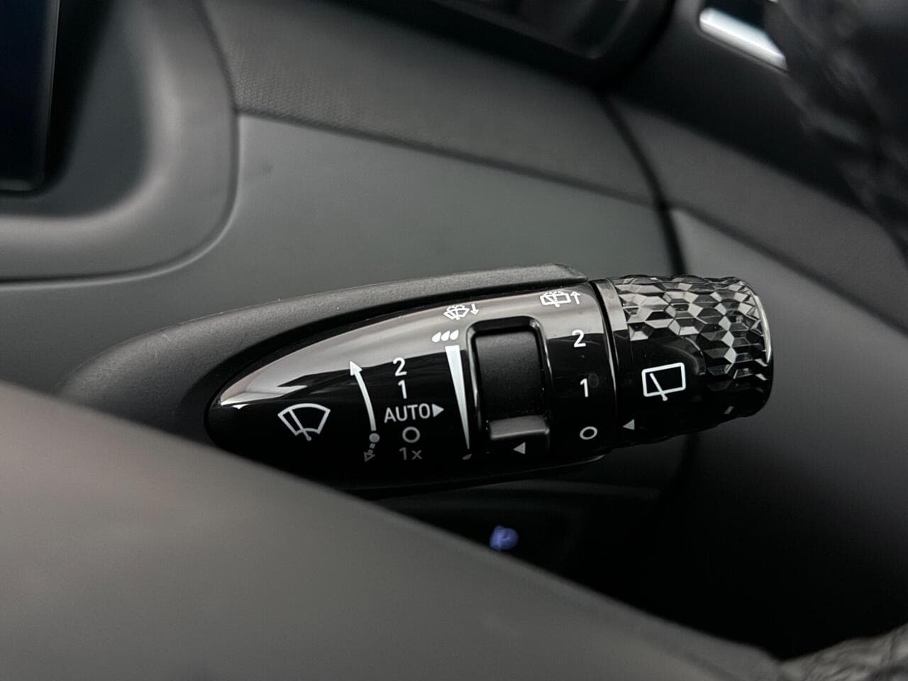 Hyundai TUCSON thumbnail Misc Controls
