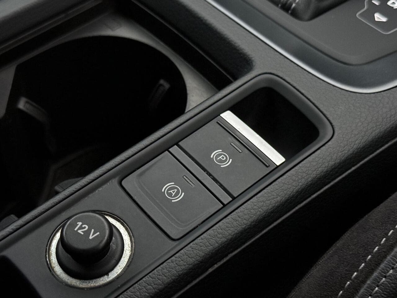 Audi Q3 thumbnail Misc Controls