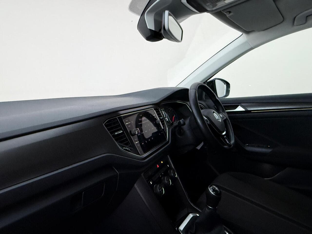 Volkswagen T-Roc thumbnail Interior Front