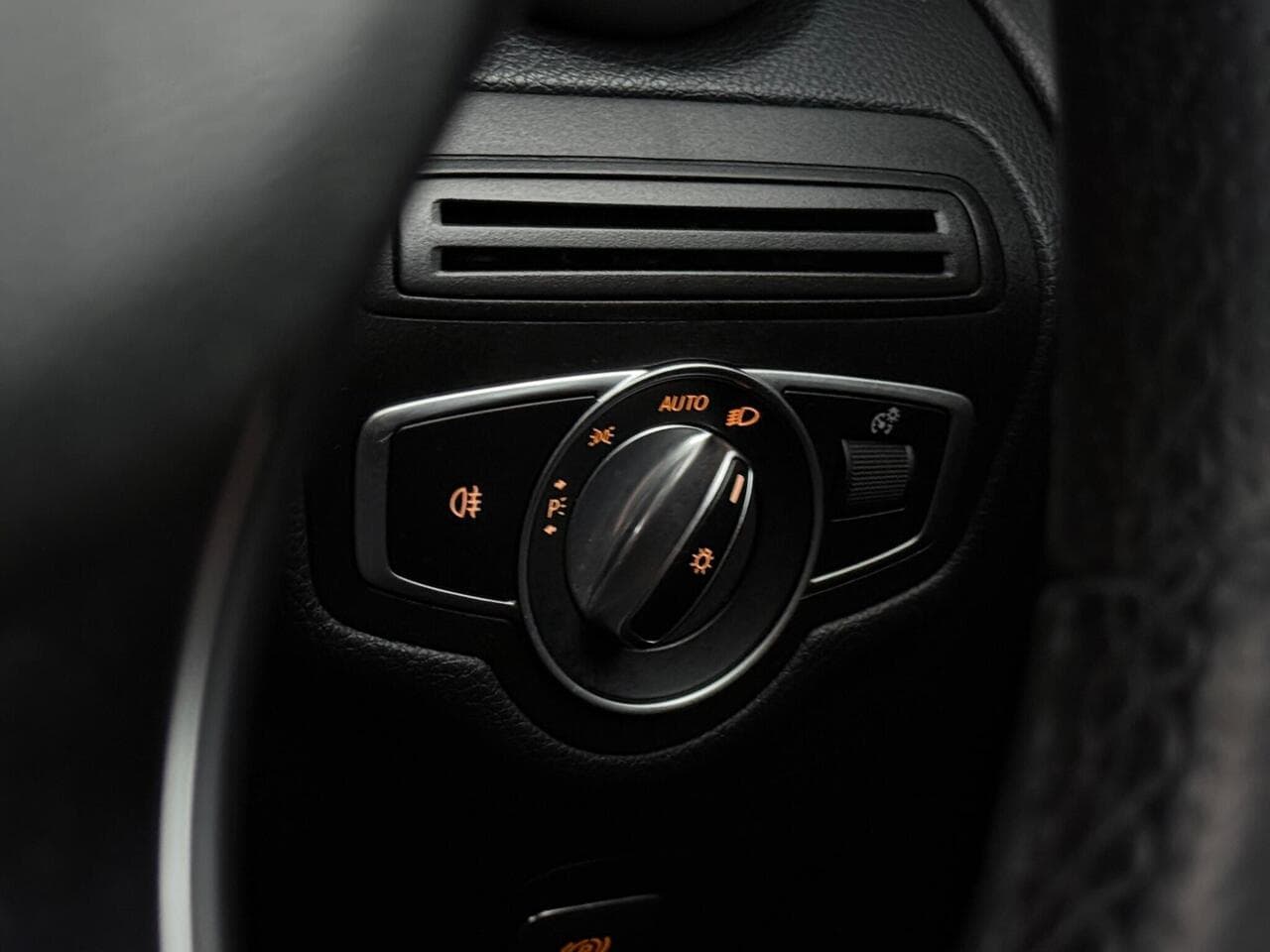 Mercedes-Benz GLC thumbnail Misc Controls