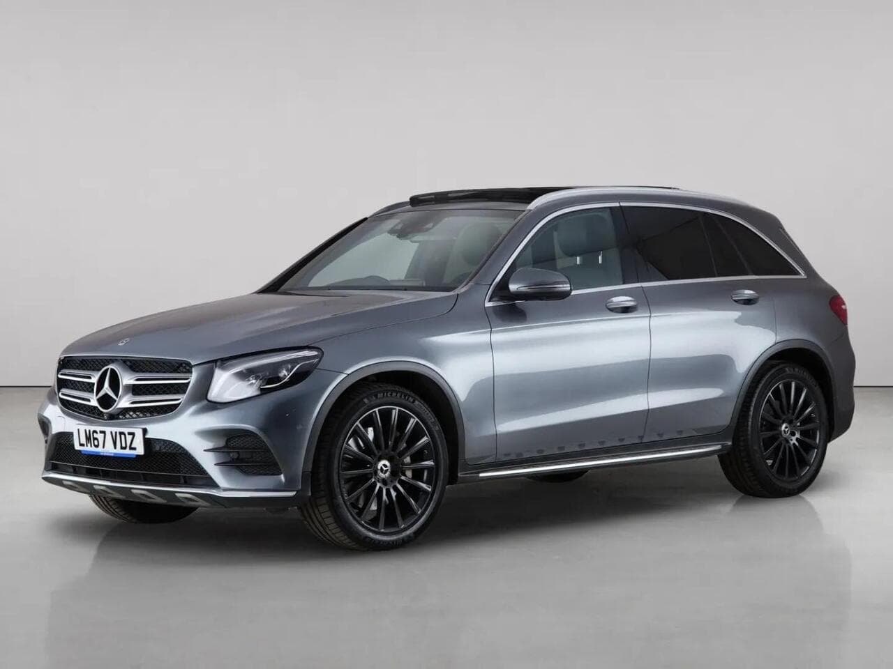 Mercedes-Benz GLC thumbnail Front Left