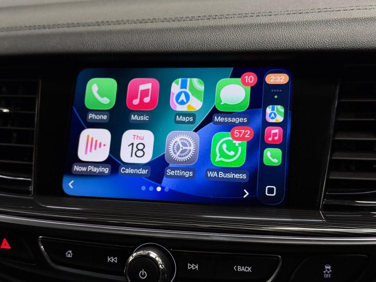 Vauxhall Insignia thumbnail Infotainment System