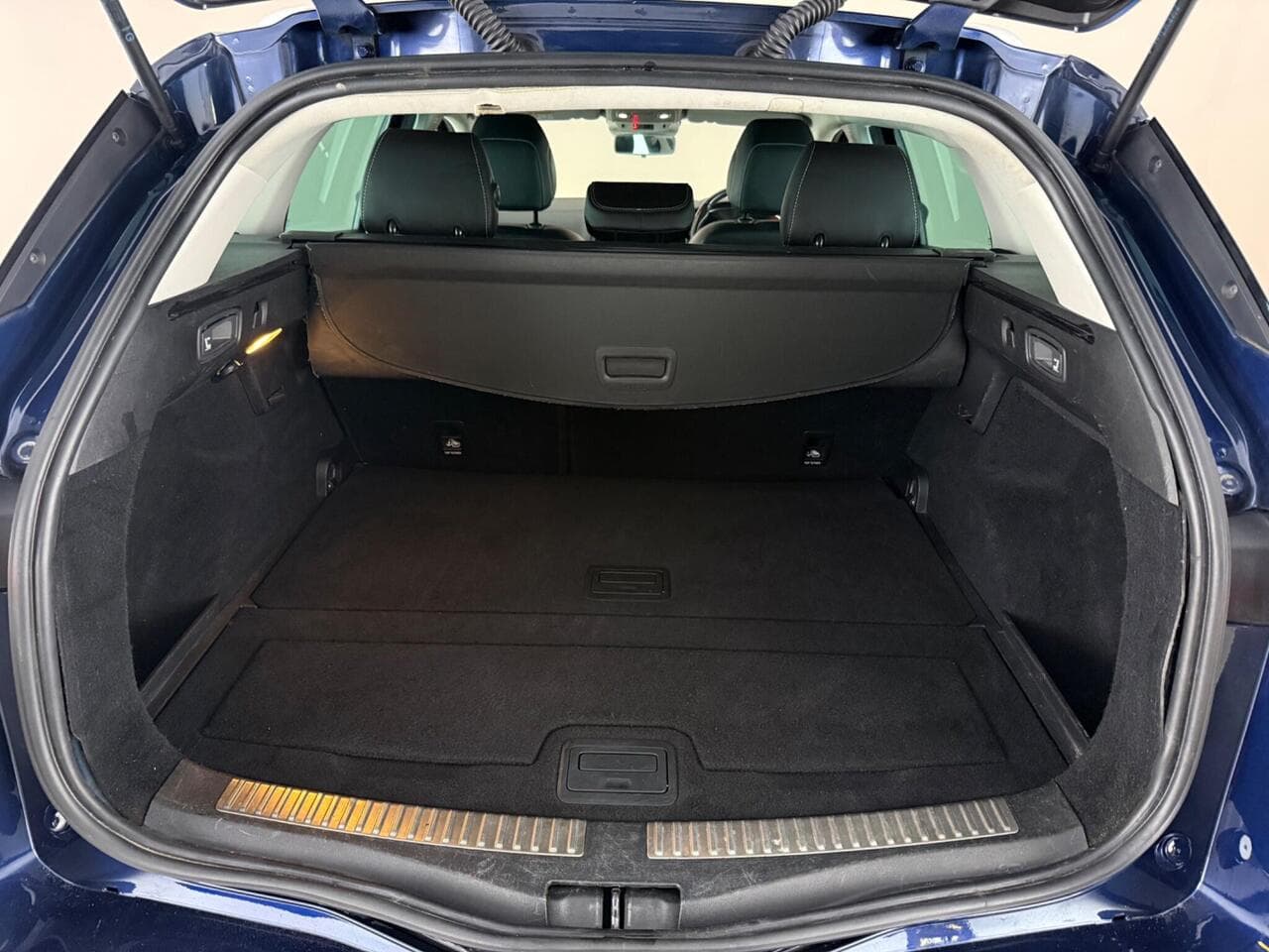 Renault Megane thumbnail Boot