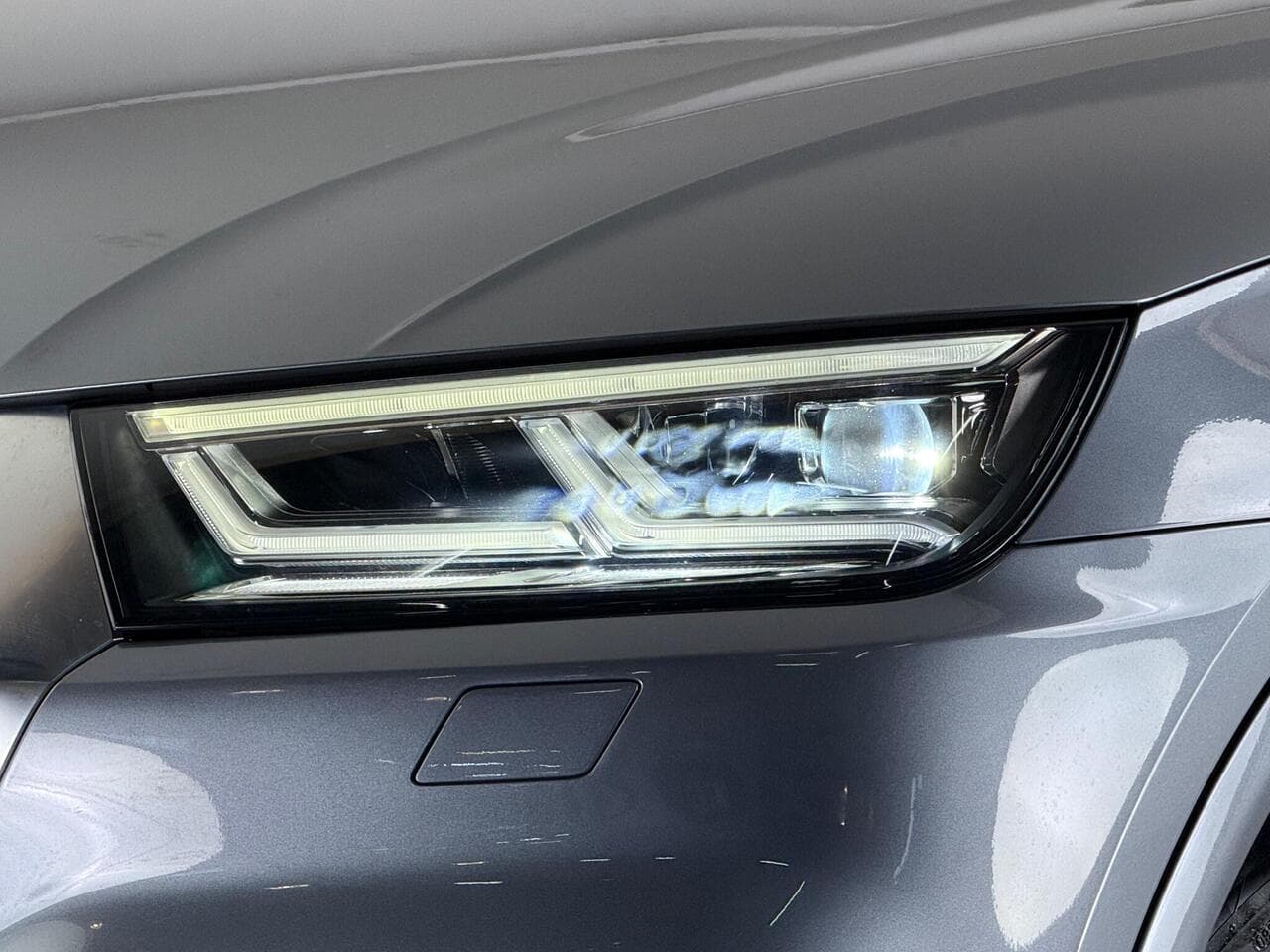 Audi Q5 thumbnail Lights Front