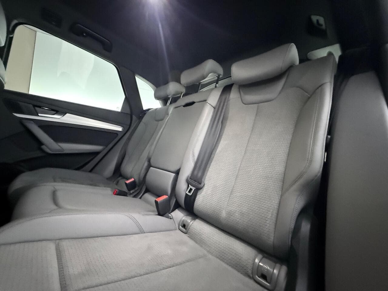 Audi Q5 thumbnail Seats Rear