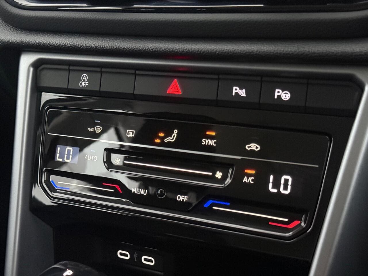Volkswagen T-Roc thumbnail Infotainment System