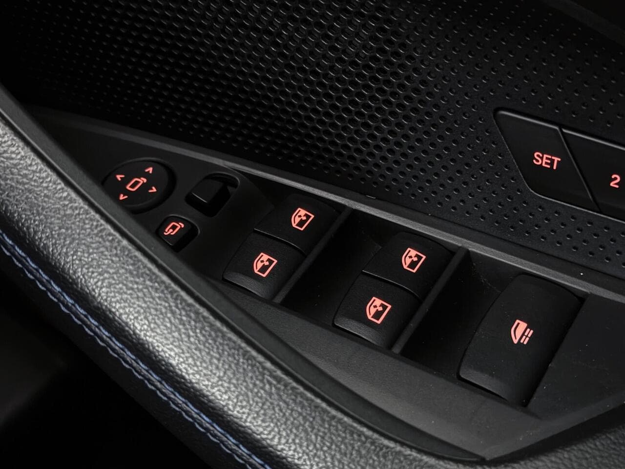 BMW 4 Series thumbnail Misc Controls