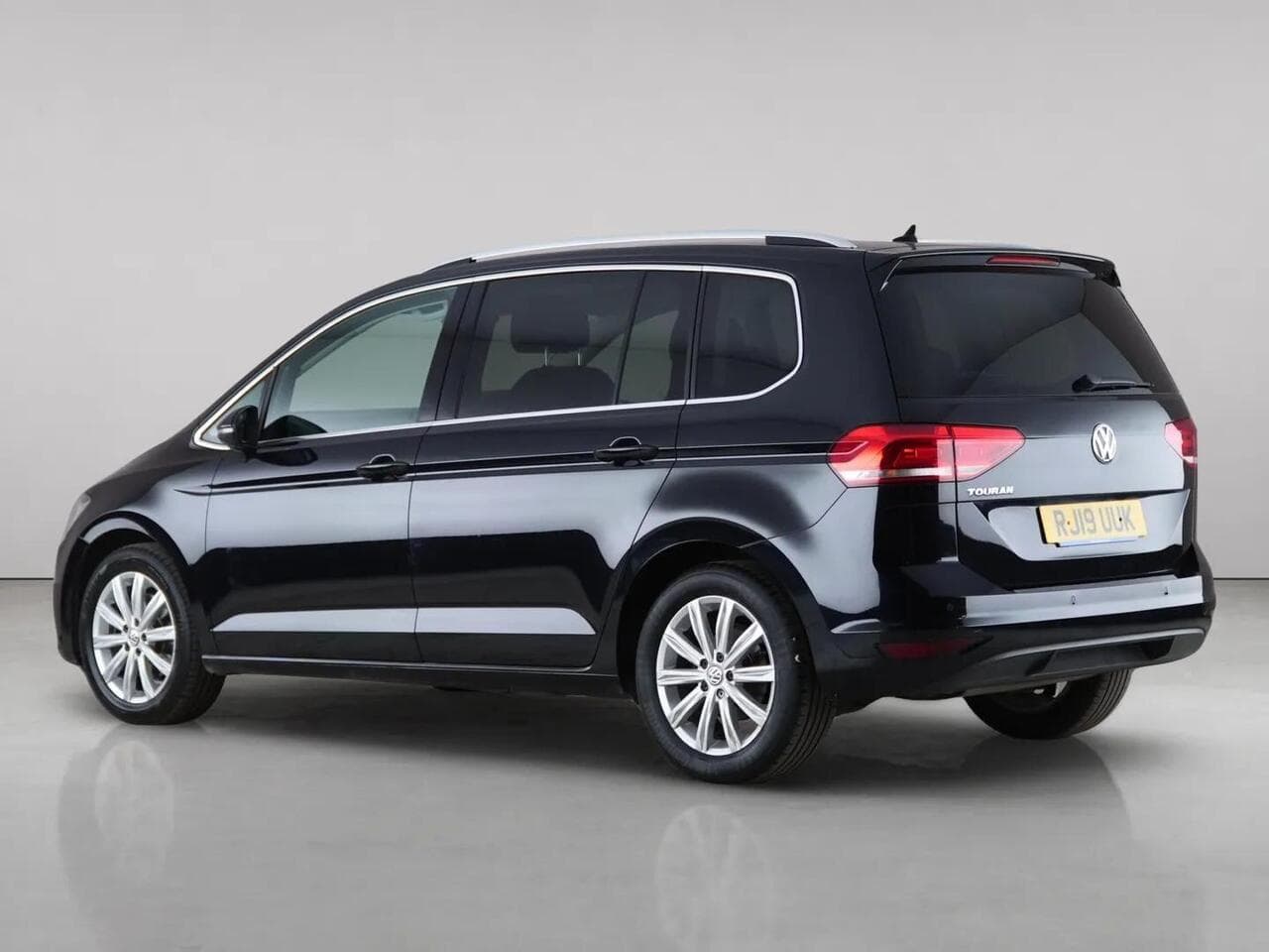 Volkswagen Touran thumbnail Inconclusive