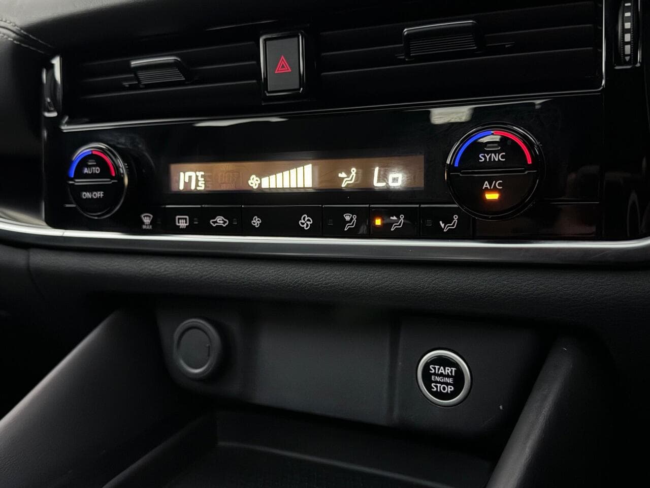 Nissan Qashqai thumbnail Infotainment System