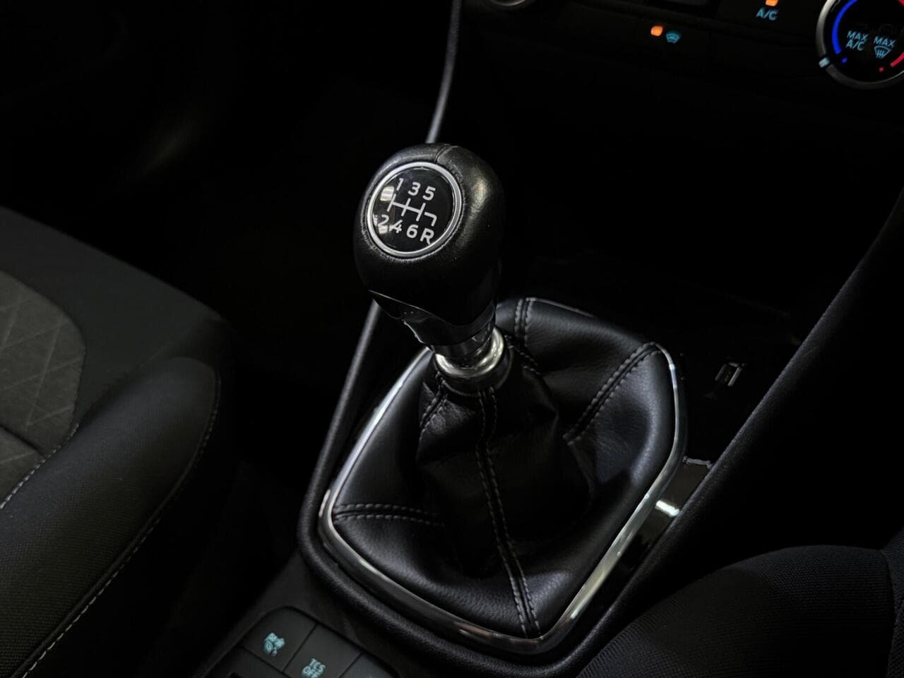 Ford Fiesta thumbnail Interior Front