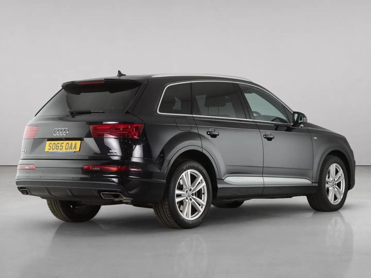 Audi Q7 thumbnail Rear Right