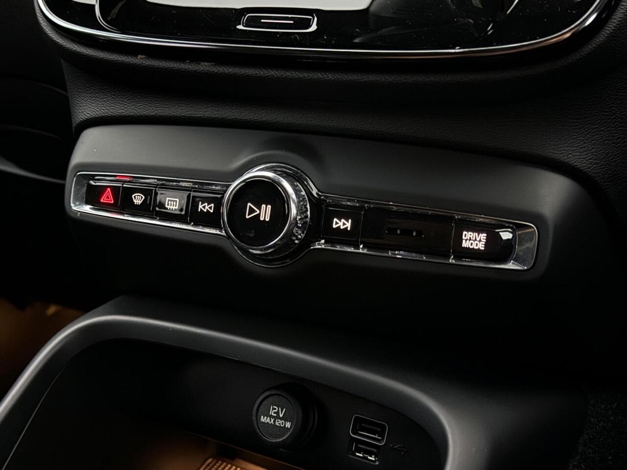Volvo XC40 thumbnail Misc Controls
