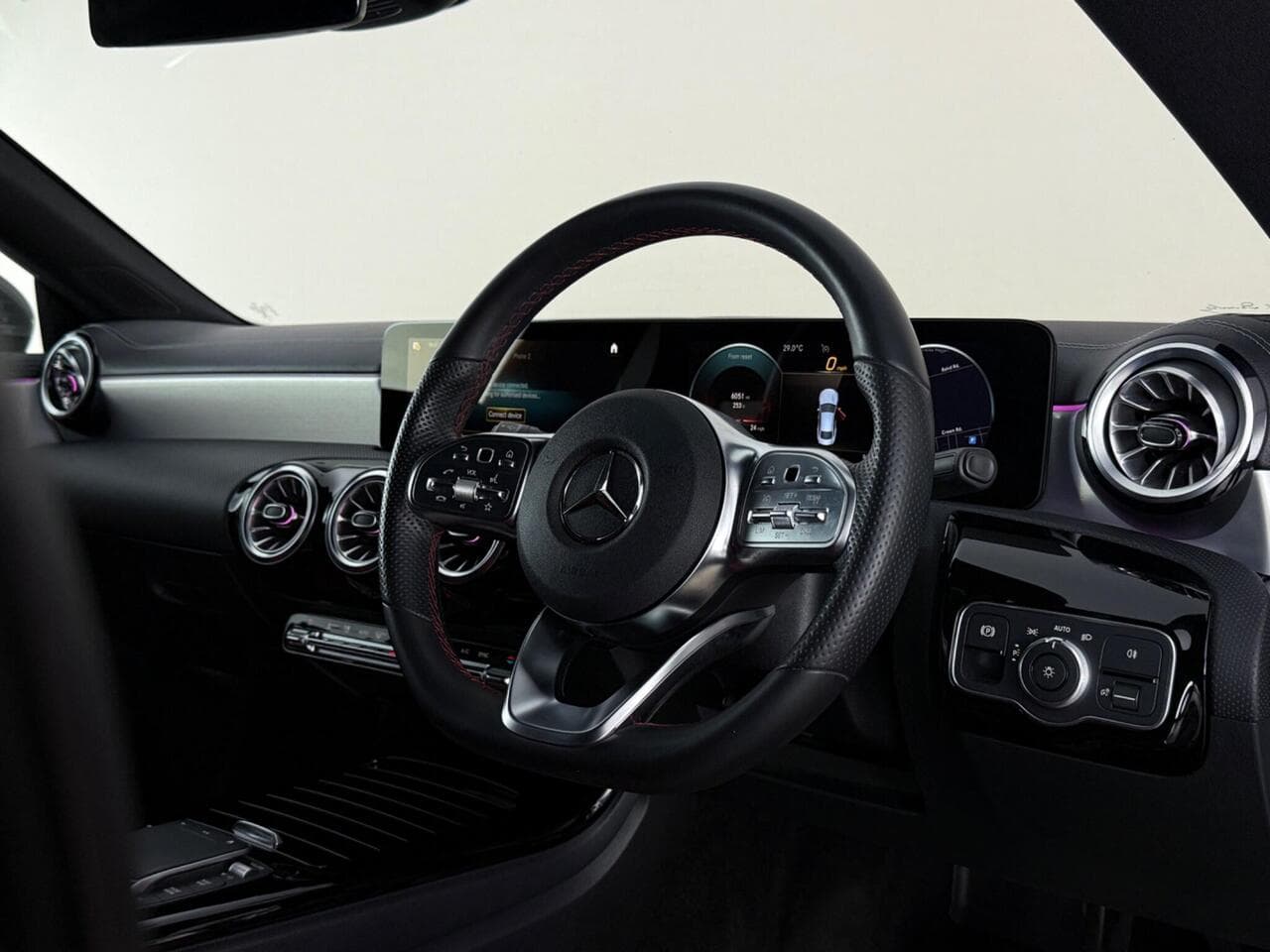 Mercedes-Benz CLA thumbnail Interior Front