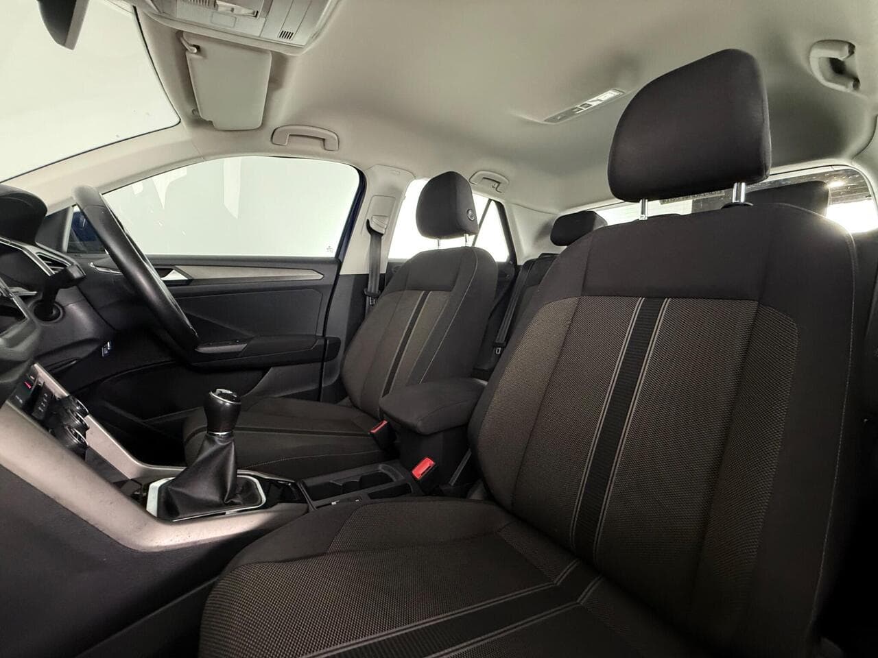 Volkswagen T-Roc thumbnail Seat Front Passenger