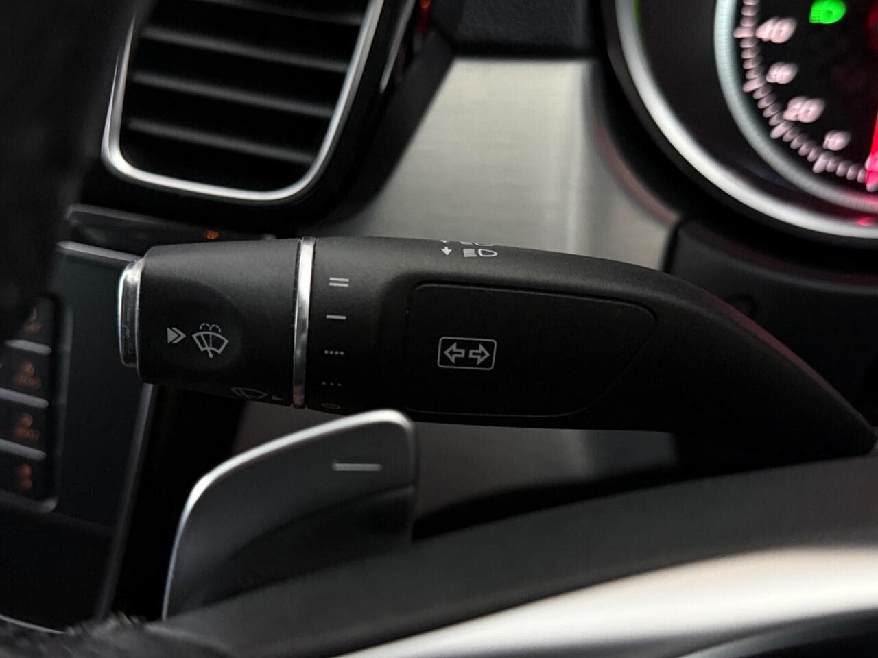 Mercedes-Benz GLE thumbnail Misc Controls