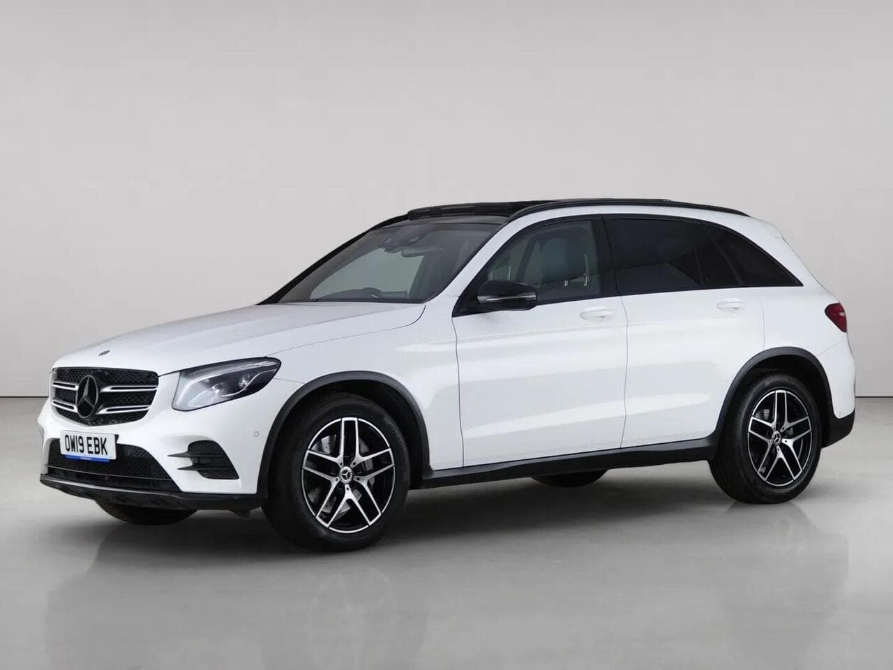 Mercedes-Benz GLC thumbnail Front Left
