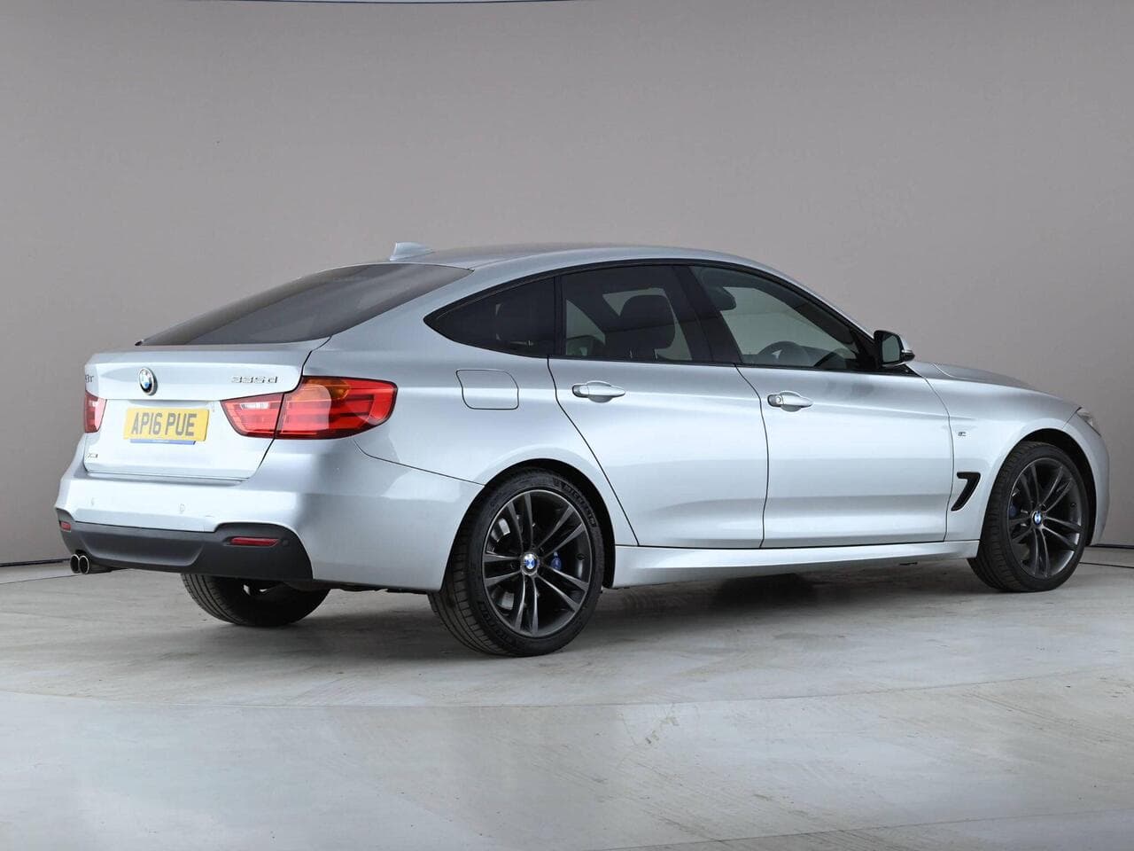 BMW 3 Series Gran Turismo thumbnail Rear Right