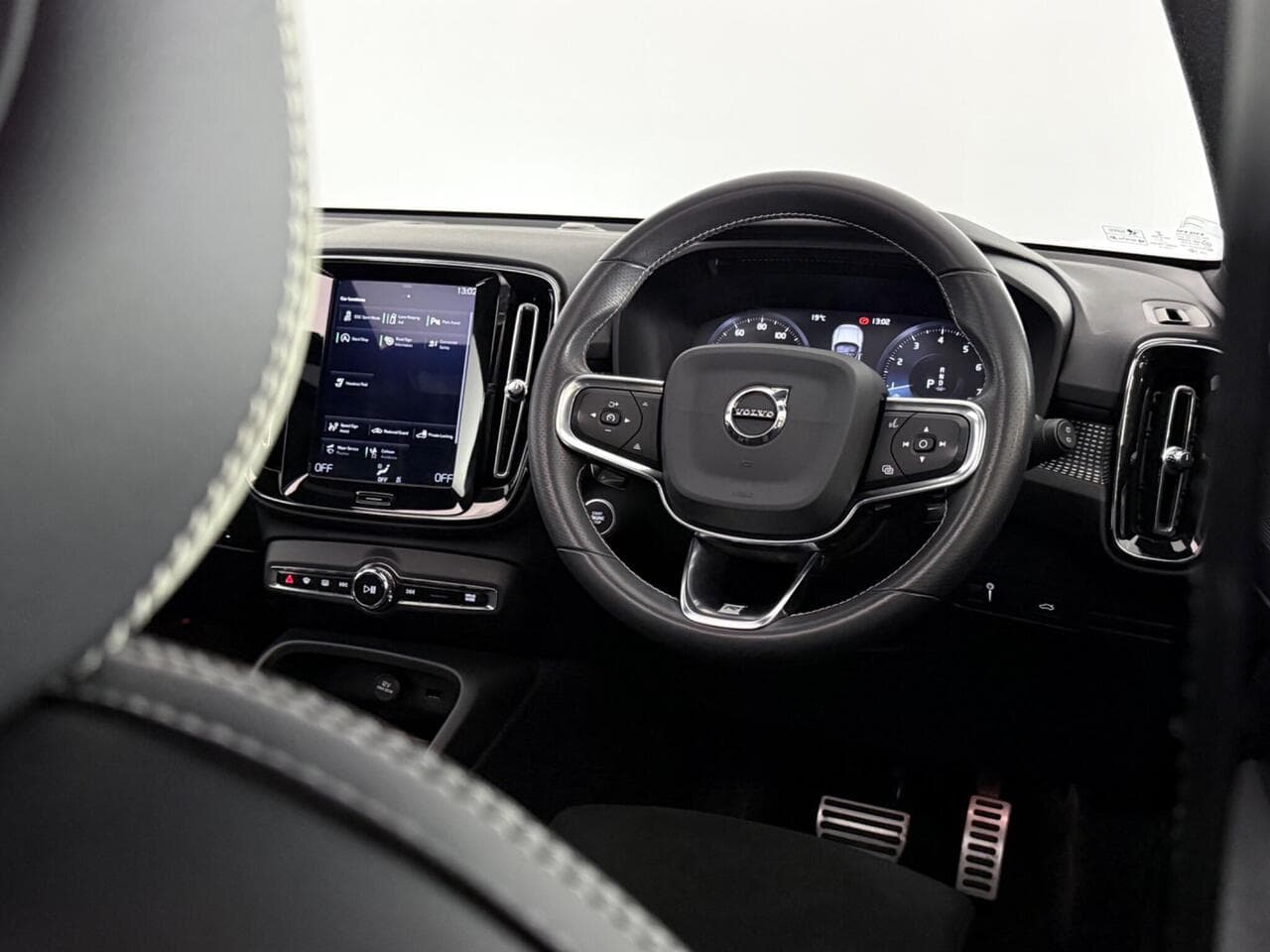 Volvo XC40 thumbnail Steering Wheel