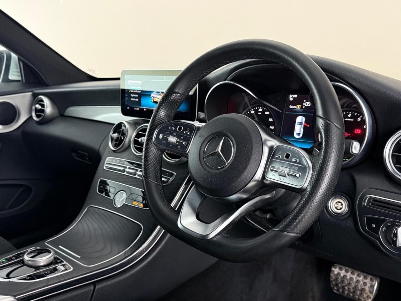 Mercedes-Benz C Class thumbnail Interior Front