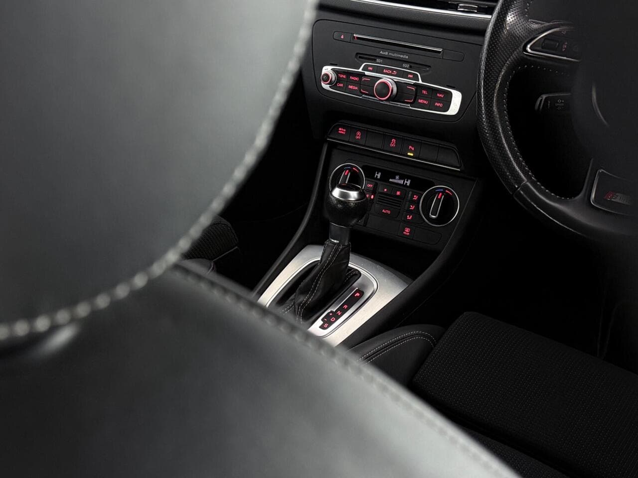Audi Q3 thumbnail Misc Controls