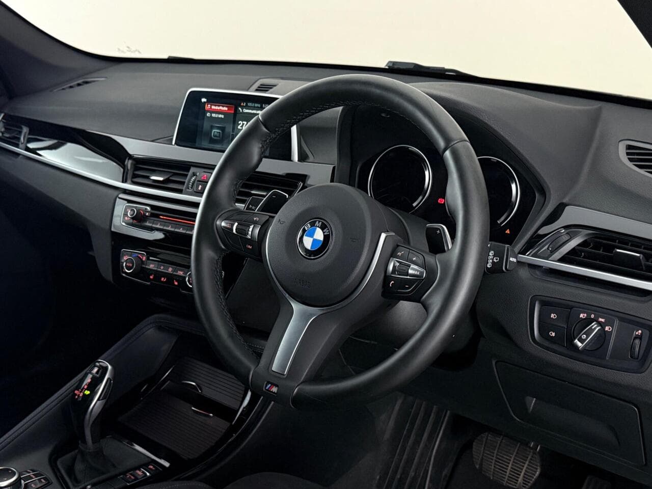 BMW X1 thumbnail Steering Wheel