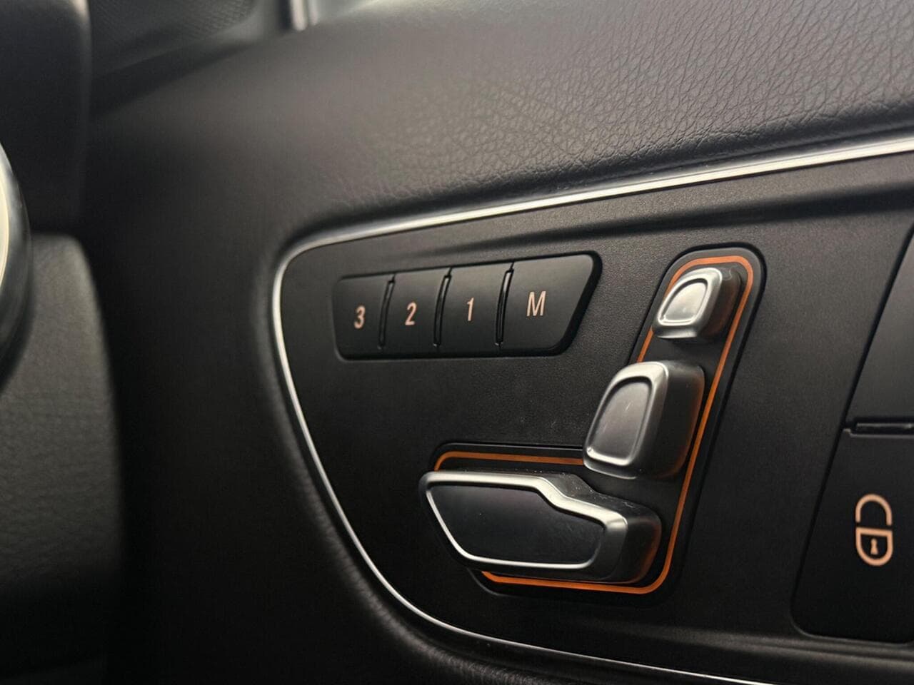 Mercedes-Benz GLA thumbnail Misc Controls