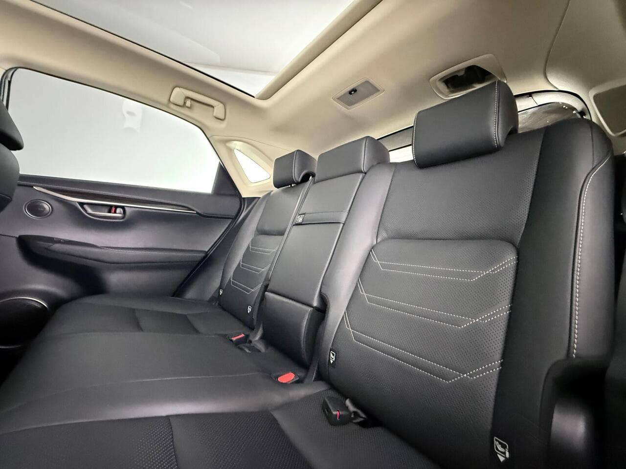 Lexus NX thumbnail Seats Rear