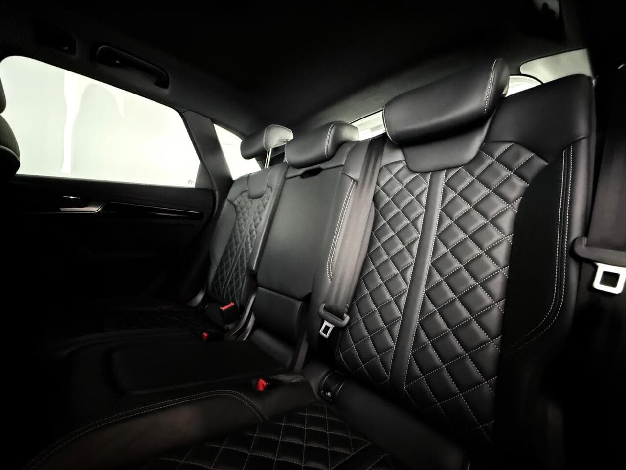 Audi Q5 thumbnail Seats Rear