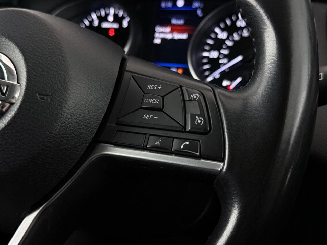 Nissan Qashqai thumbnail Misc Controls