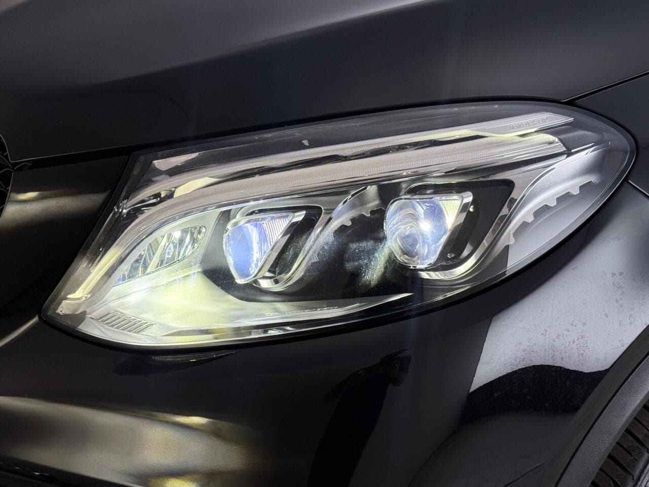 Mercedes-Benz GLE thumbnail Lights Front