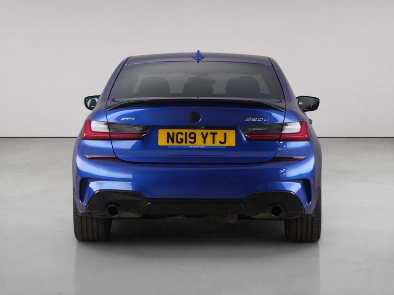 BMW 3 Series thumbnail Rear