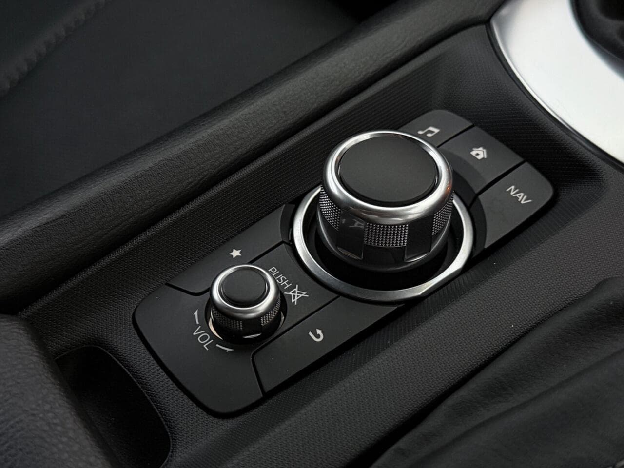 Mazda MX-5 thumbnail Misc Controls