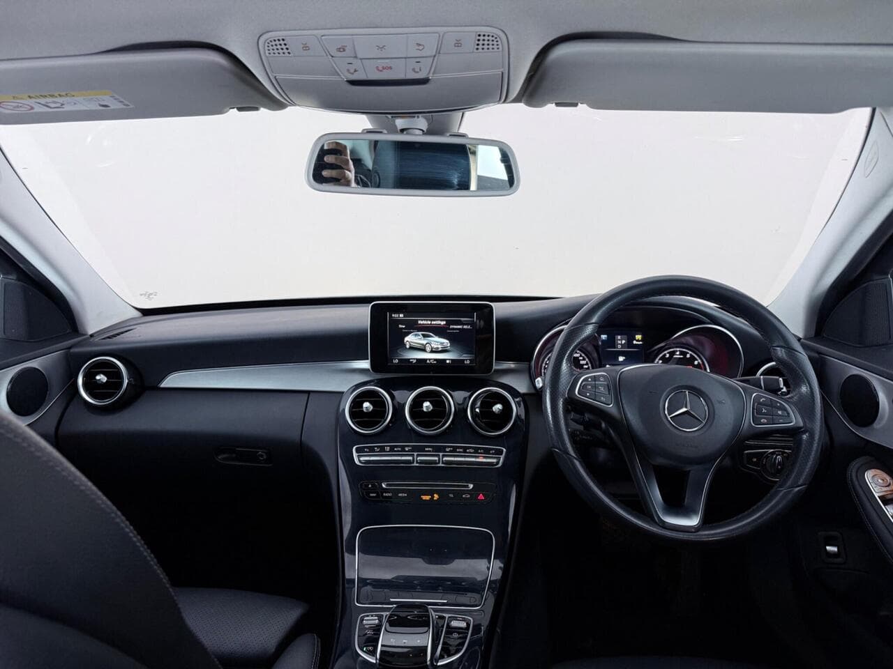 Mercedes-Benz C Class thumbnail Interior Front
