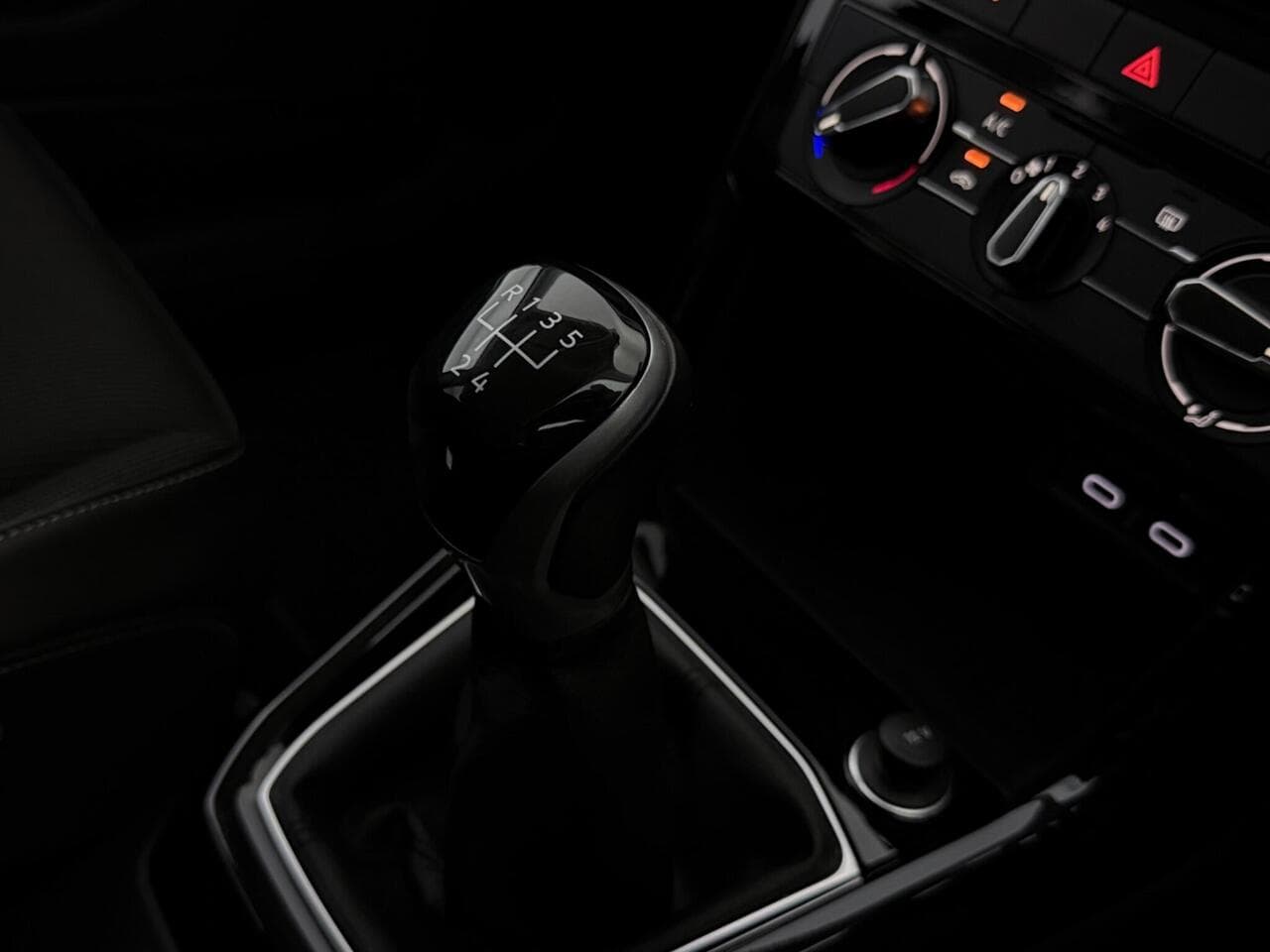 Volkswagen T-Cross thumbnail Interior Front