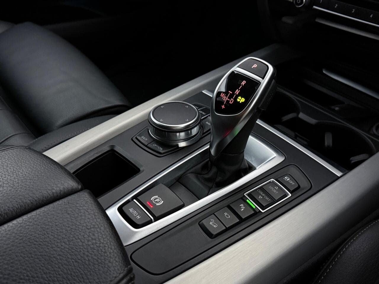 BMW X5 thumbnail Interior Front