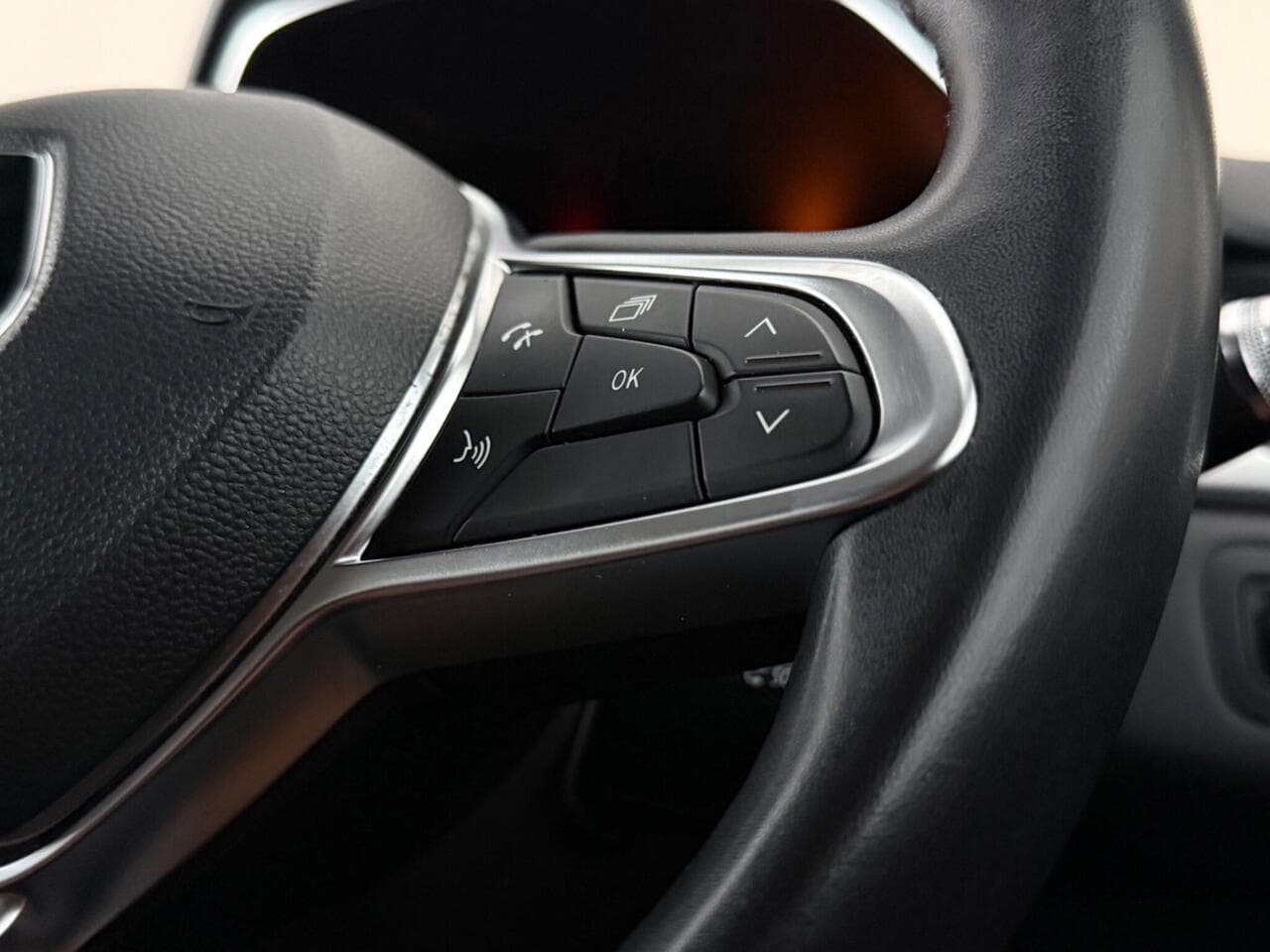 Renault Captur thumbnail Misc Controls