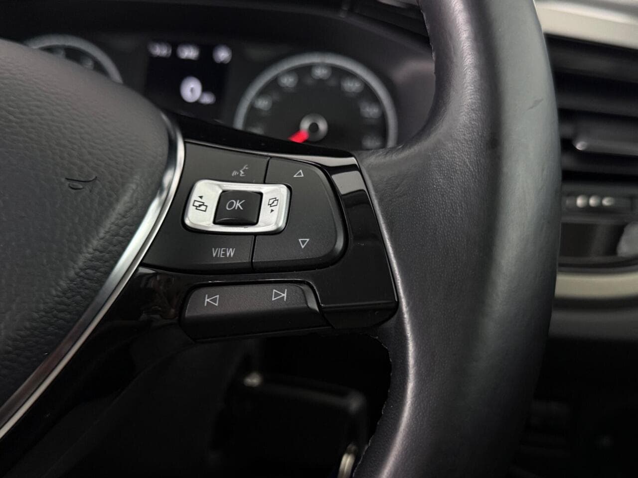 Volkswagen Polo thumbnail Misc Controls