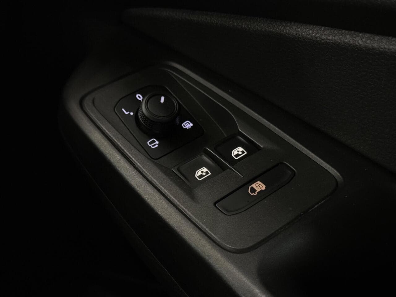 Volkswagen Caddy thumbnail Misc Controls