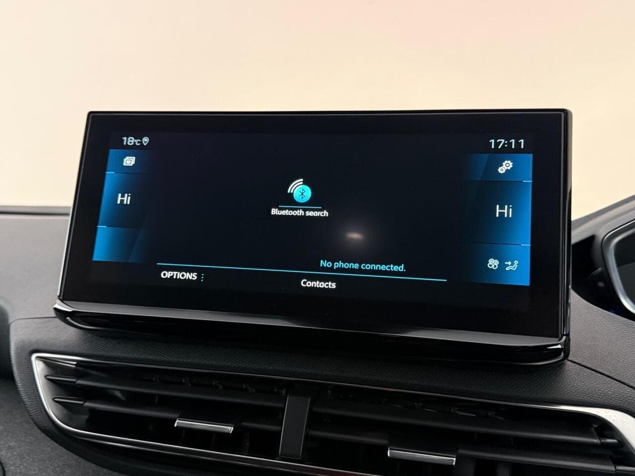 Peugeot 5008 thumbnail Infotainment System