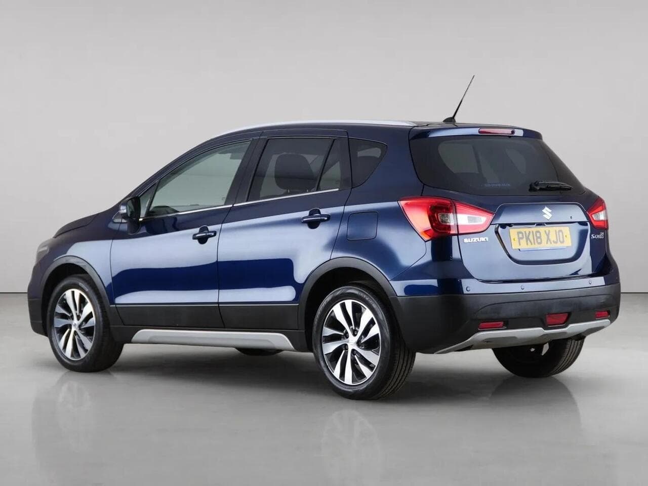 Suzuki SX4 S-Cross thumbnail Rear Left