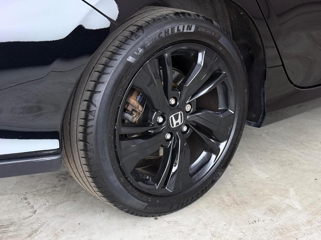 Honda Civic thumbnail Wheel